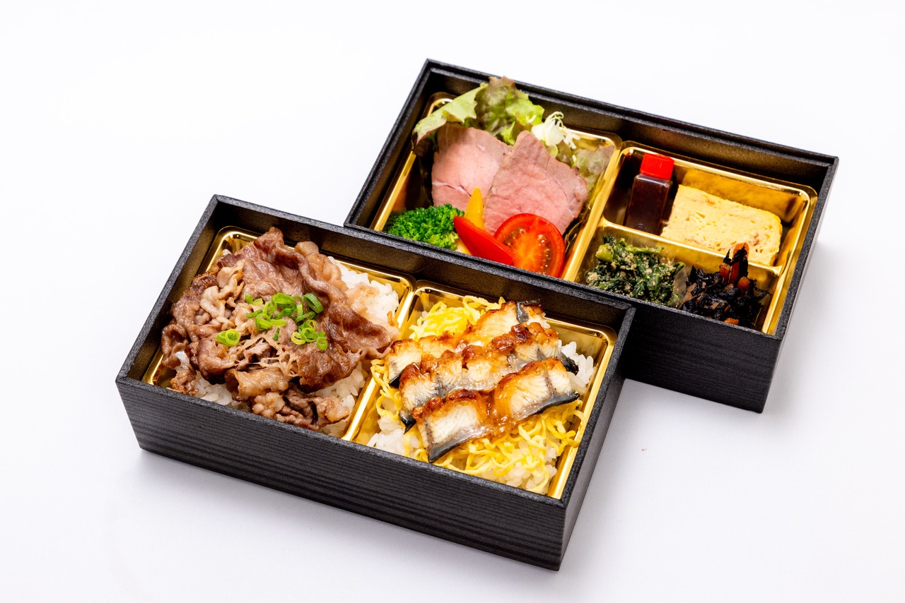 国産牛焼きしゃぶとうなぎちらし2段弁当の写真